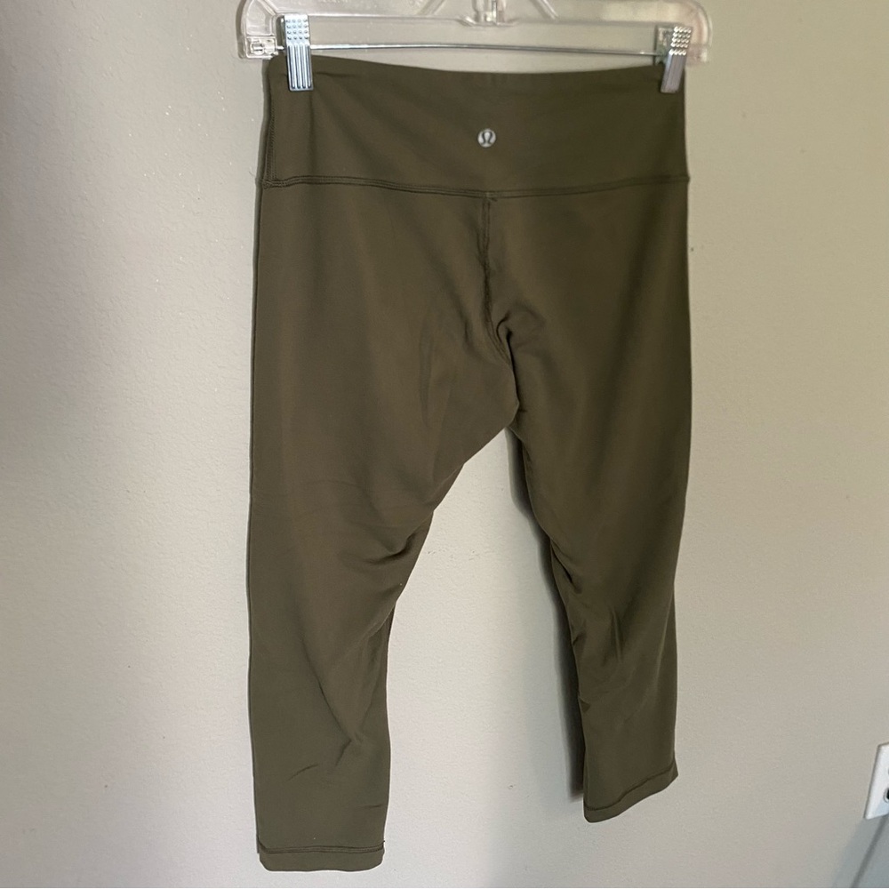 Lululemon Olive Green Leggings 3/4 Low Rise Size 6 21” Inseam